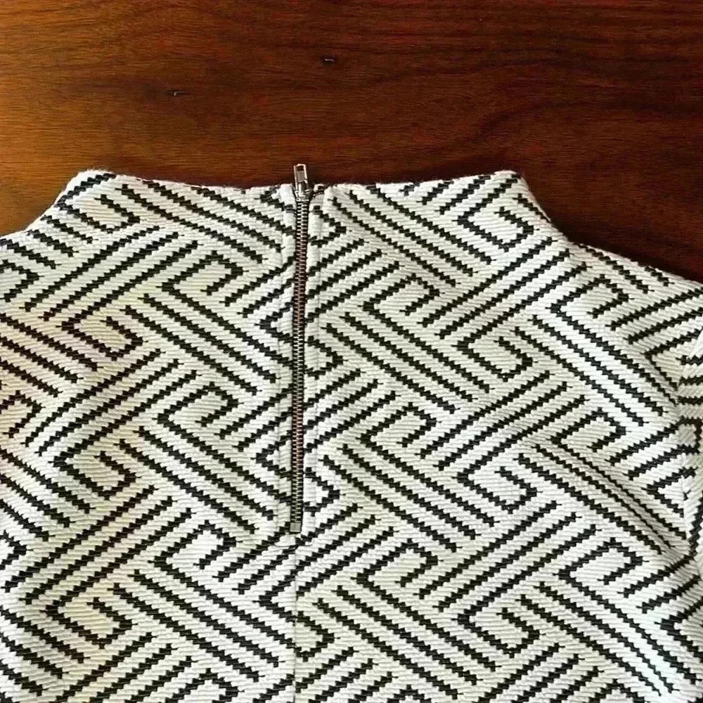 Brand-new W-5 woman’s black and white blouse. - Picture 4 of 5